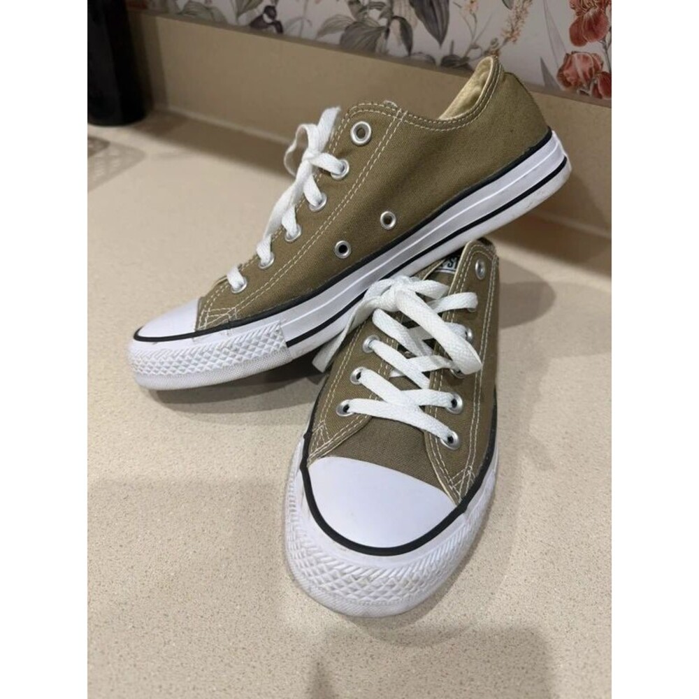 Olive Green Low Top Classic Converse 8.5